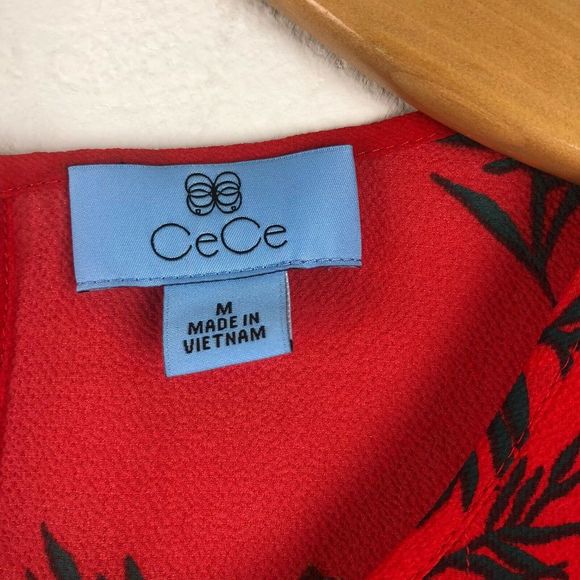 CeCe by Cynthia Steffe Cap Sleeve Floral Blouse M - Picture 5 of 6